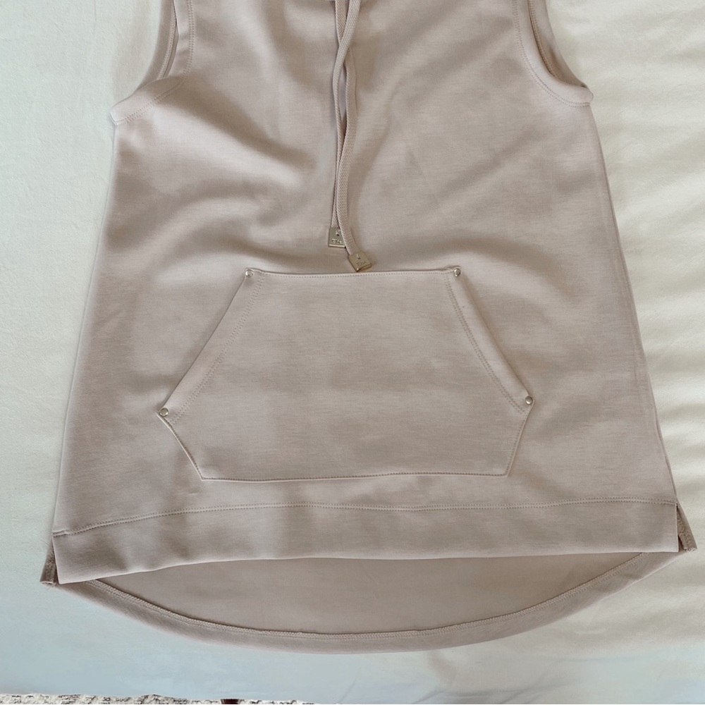 Elie Tahari Light Pink Sleeveless Hoodie - Picture 4 of 7